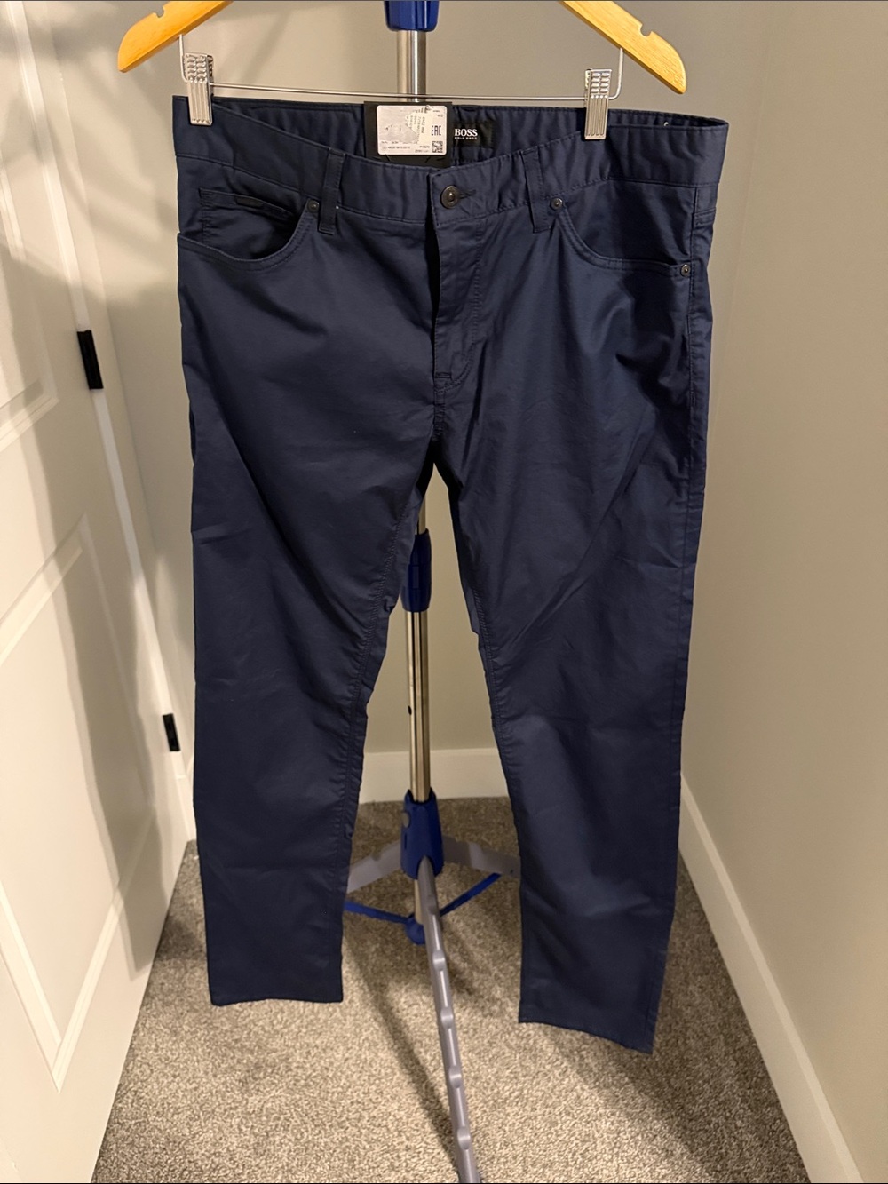 Hugo Boss Men's Navy Stretch Chinos